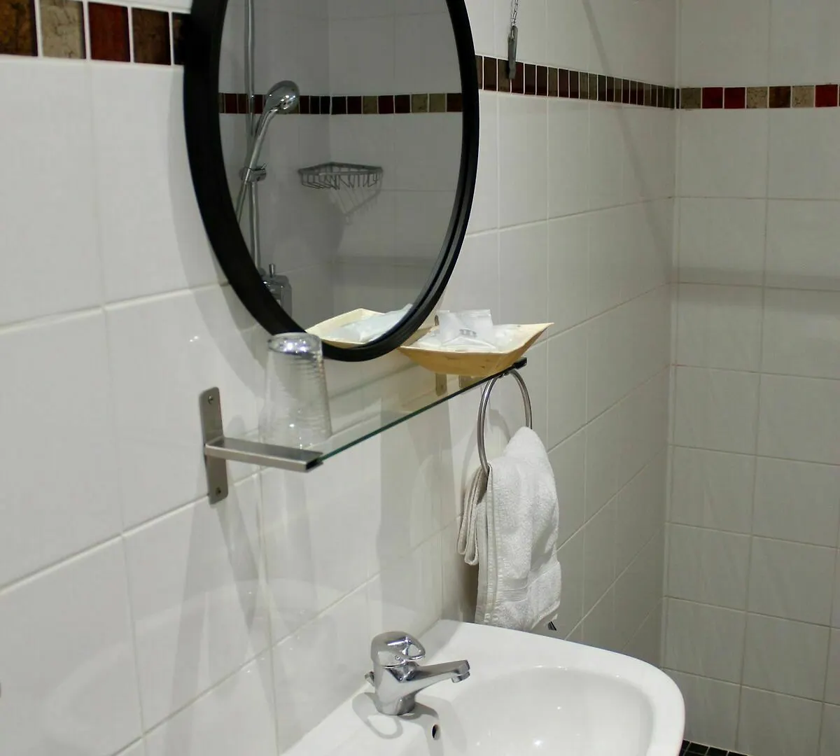 Hotel Des Pyrenees Paris 0*,