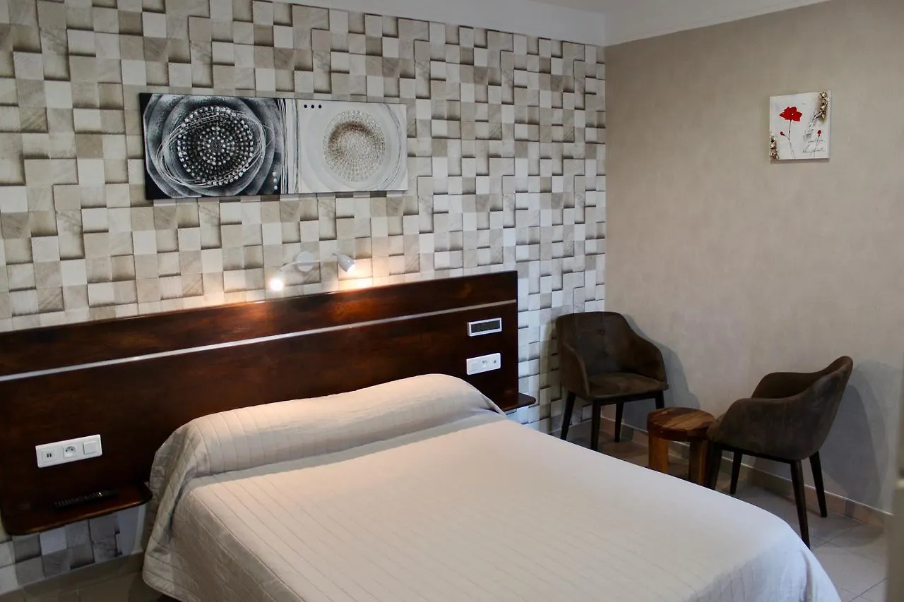 Hotel Des Pyrenees Paris