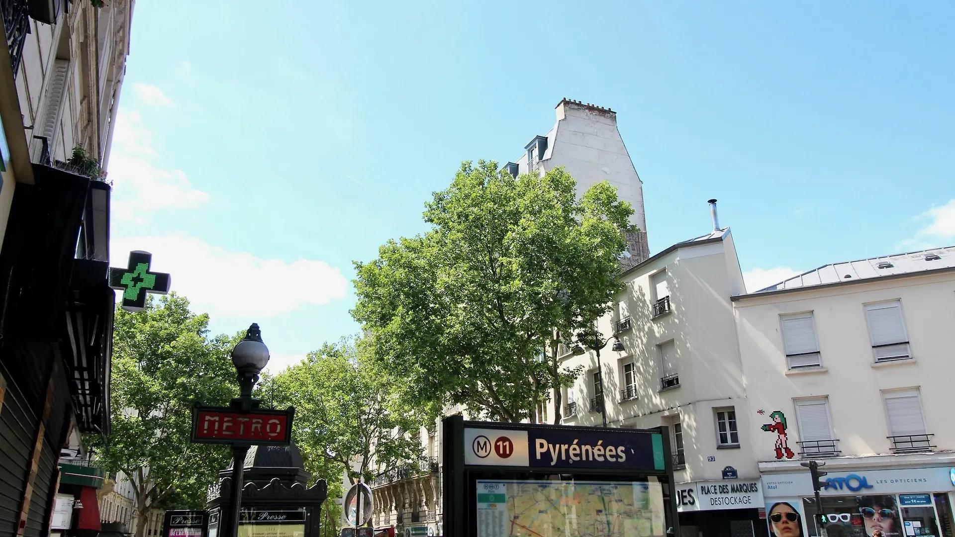Hotel Des Pyrenees Paris France