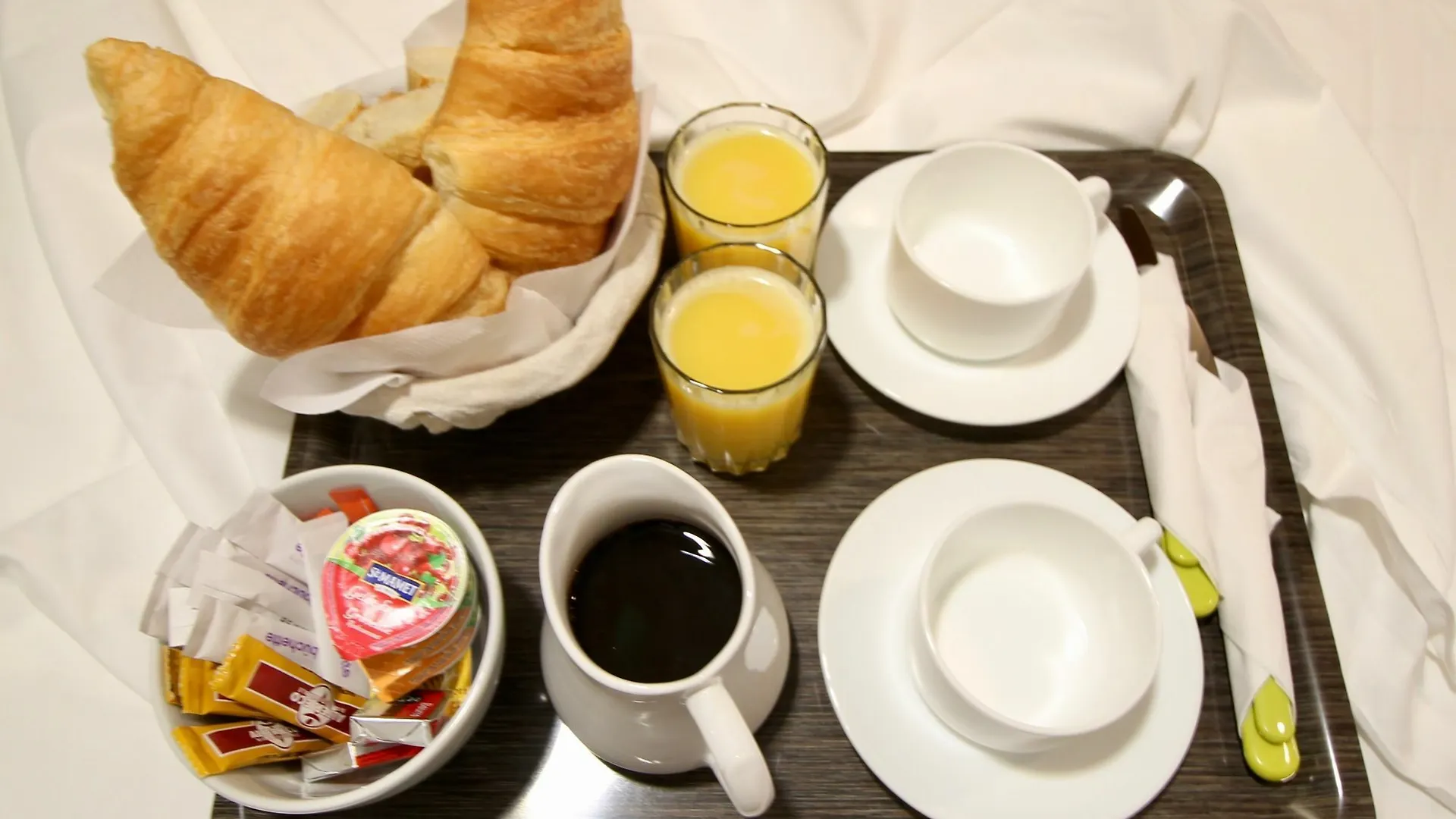 Hotel Des Pyrenees Paris