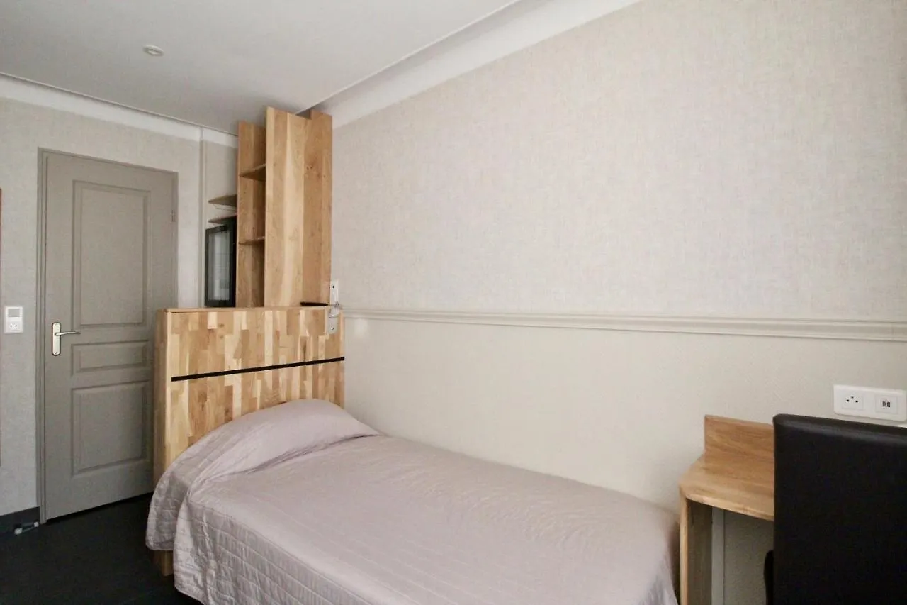 Hotel Des Pyrenees Paris 0*,  France
